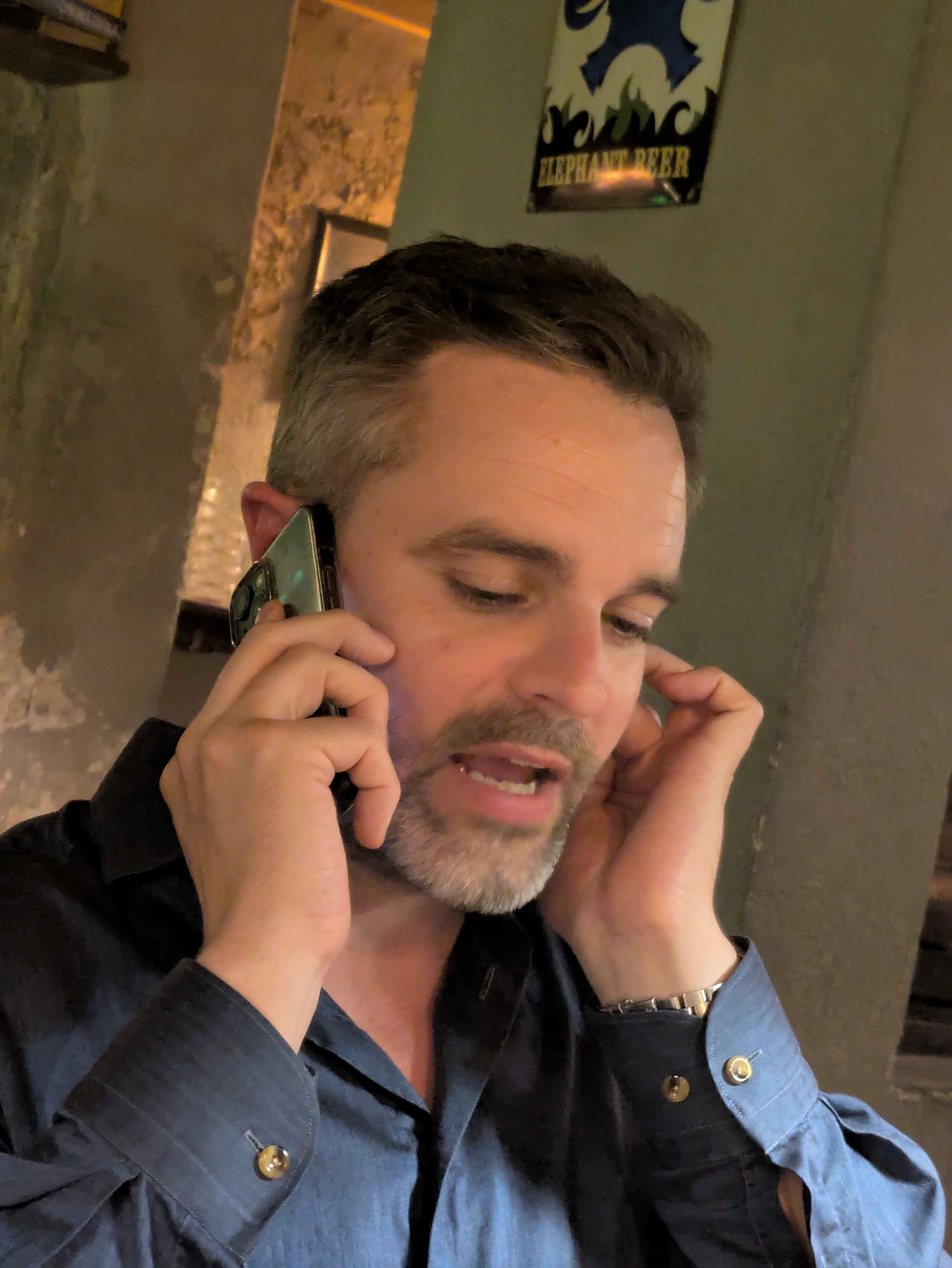 Hans gives IT support. The problem is not fixed.